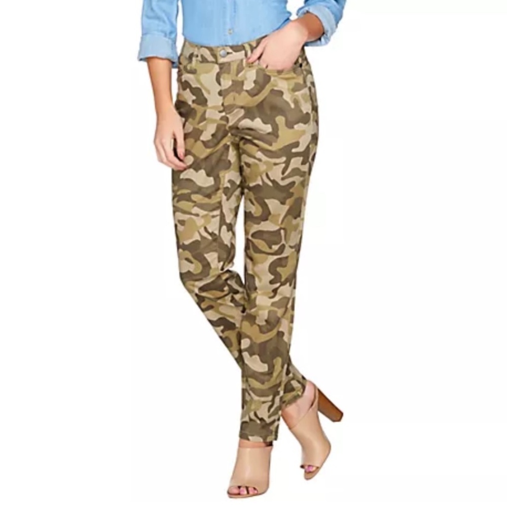 G.I.L.I. Camo Jeans Straight Leg Olive SZ 14